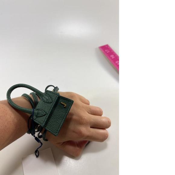 🎉HP!🥳 Le Petit Chiquito Micro Dark Green Logo Blogger Necklace Purse D891 - Picture 12 of 12